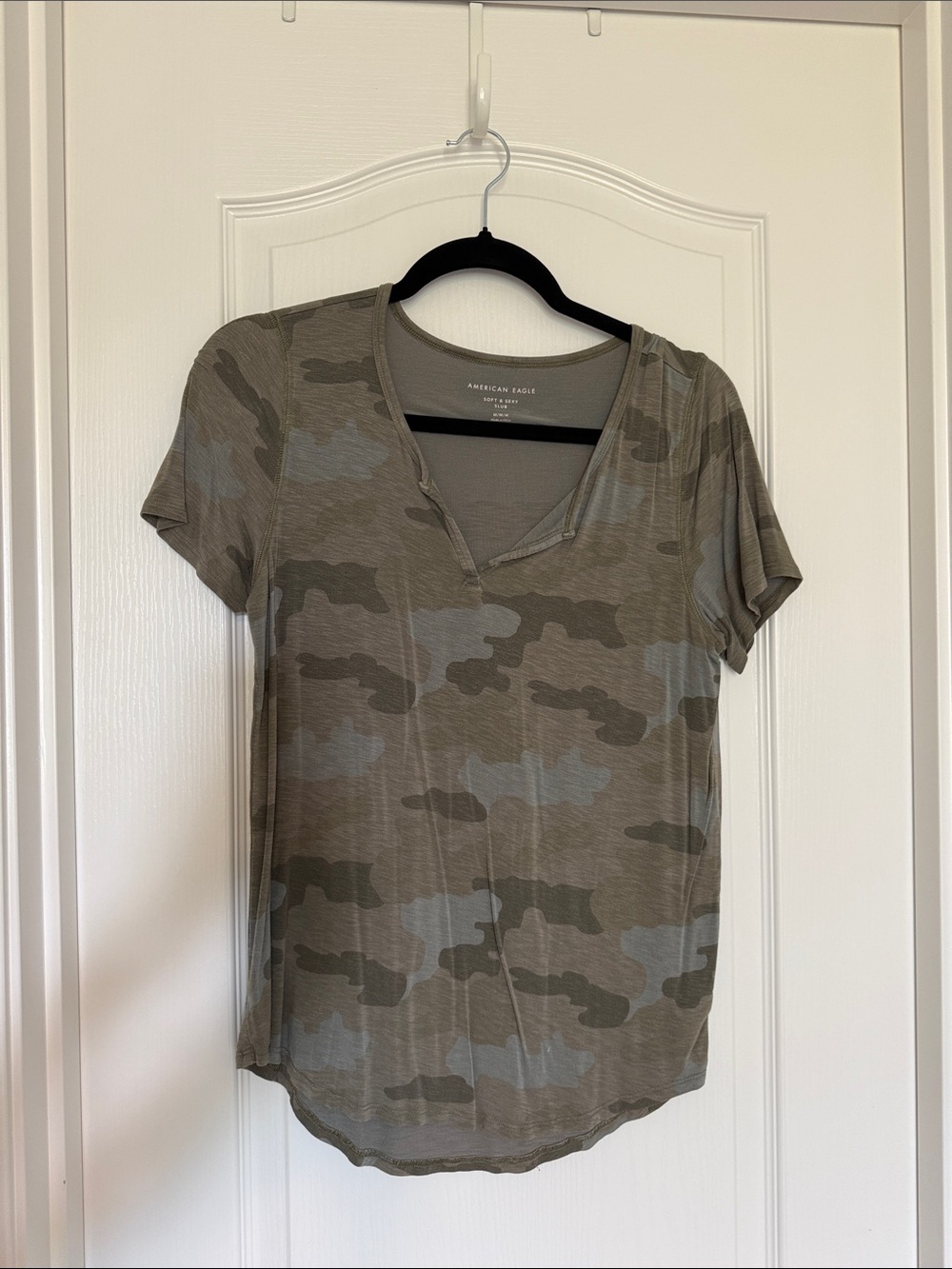 American Eagle Outfitters Olive Green Camo Short Sleeve V-Neck Tee